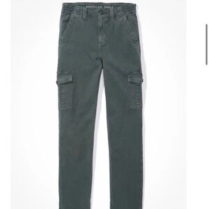 American Eagle Outfitters Green Cargo Pants. Straight leg stretch. Size 16 short